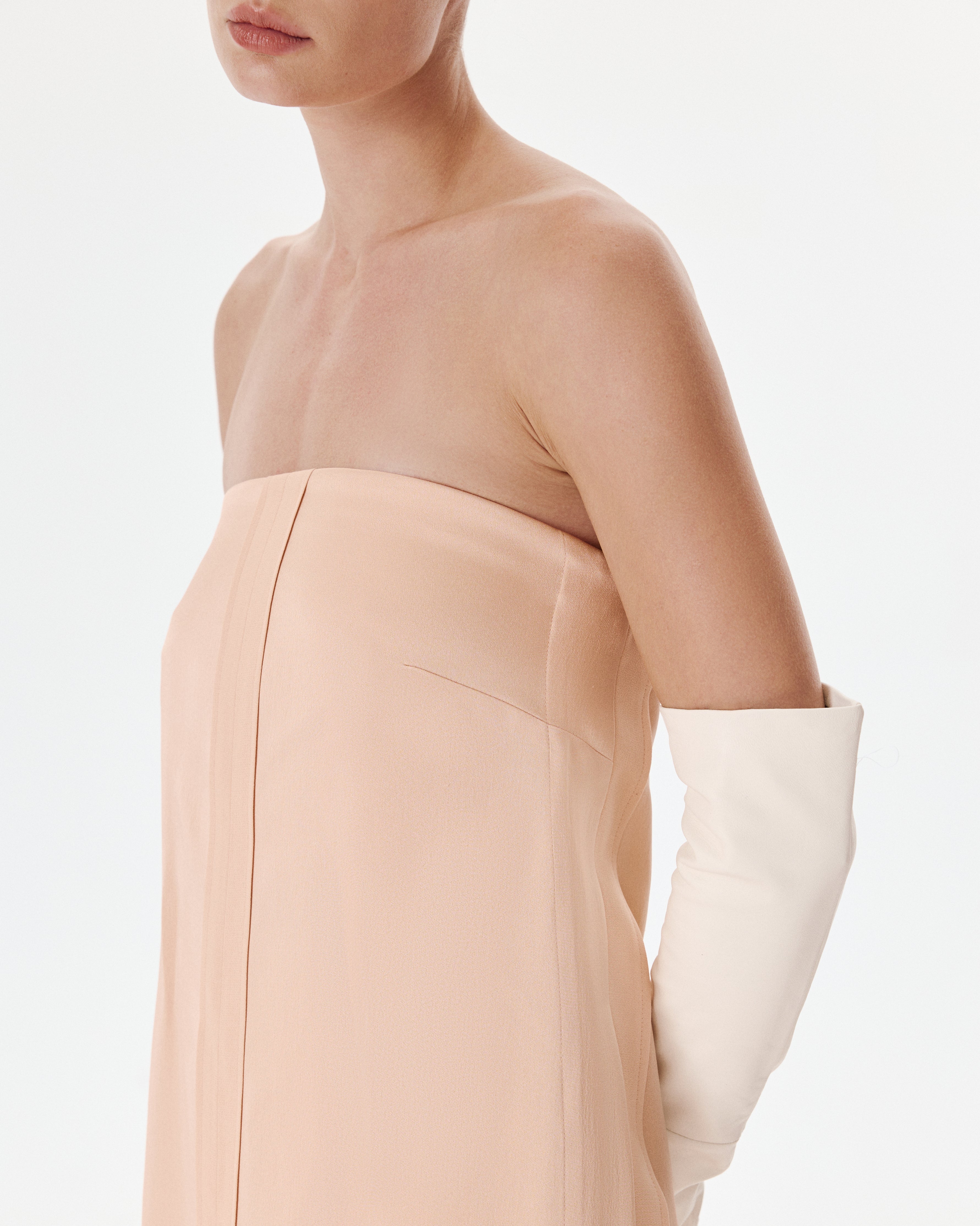 Chiarra Satine Top in Peach