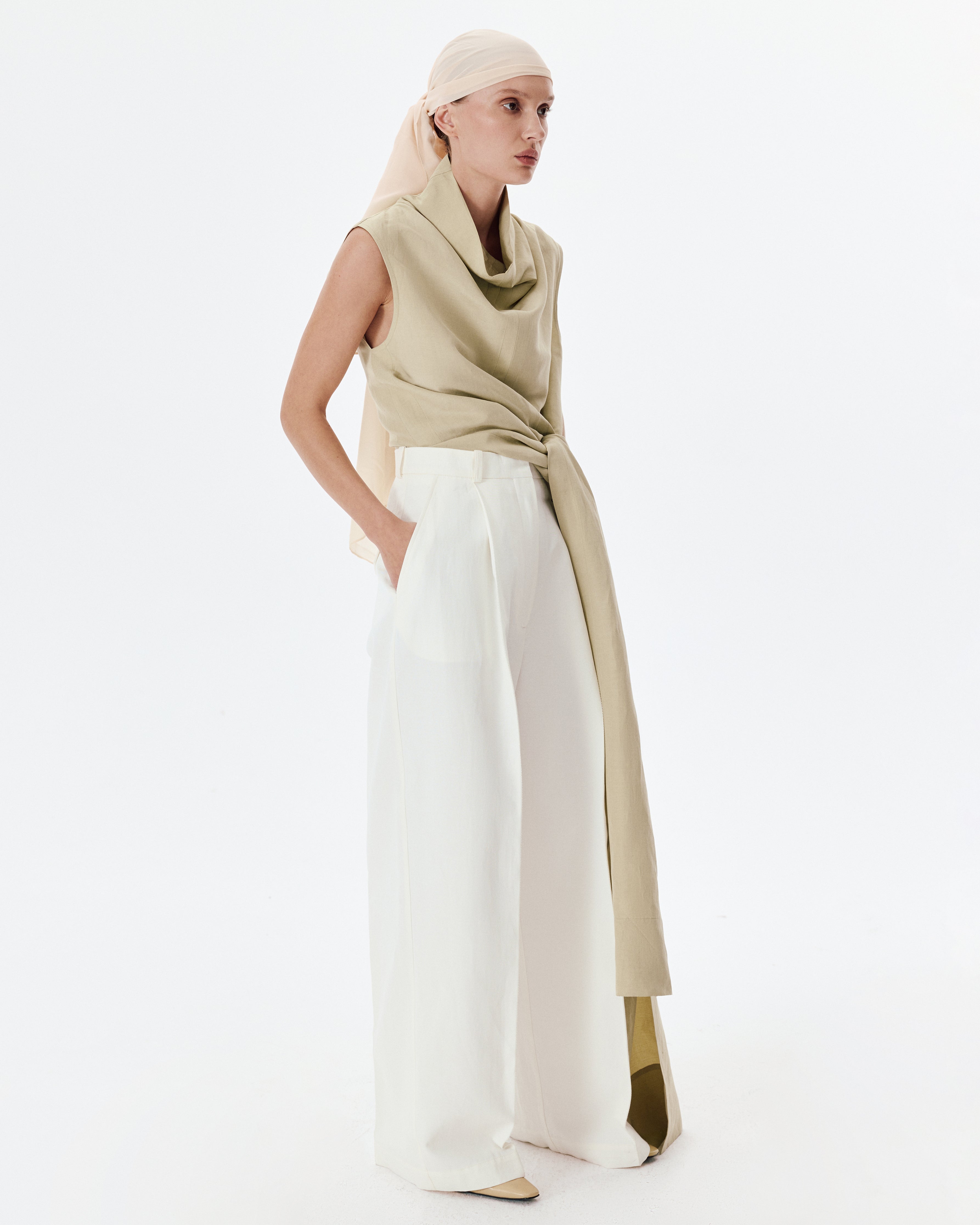 Signature Cotton Pants in White