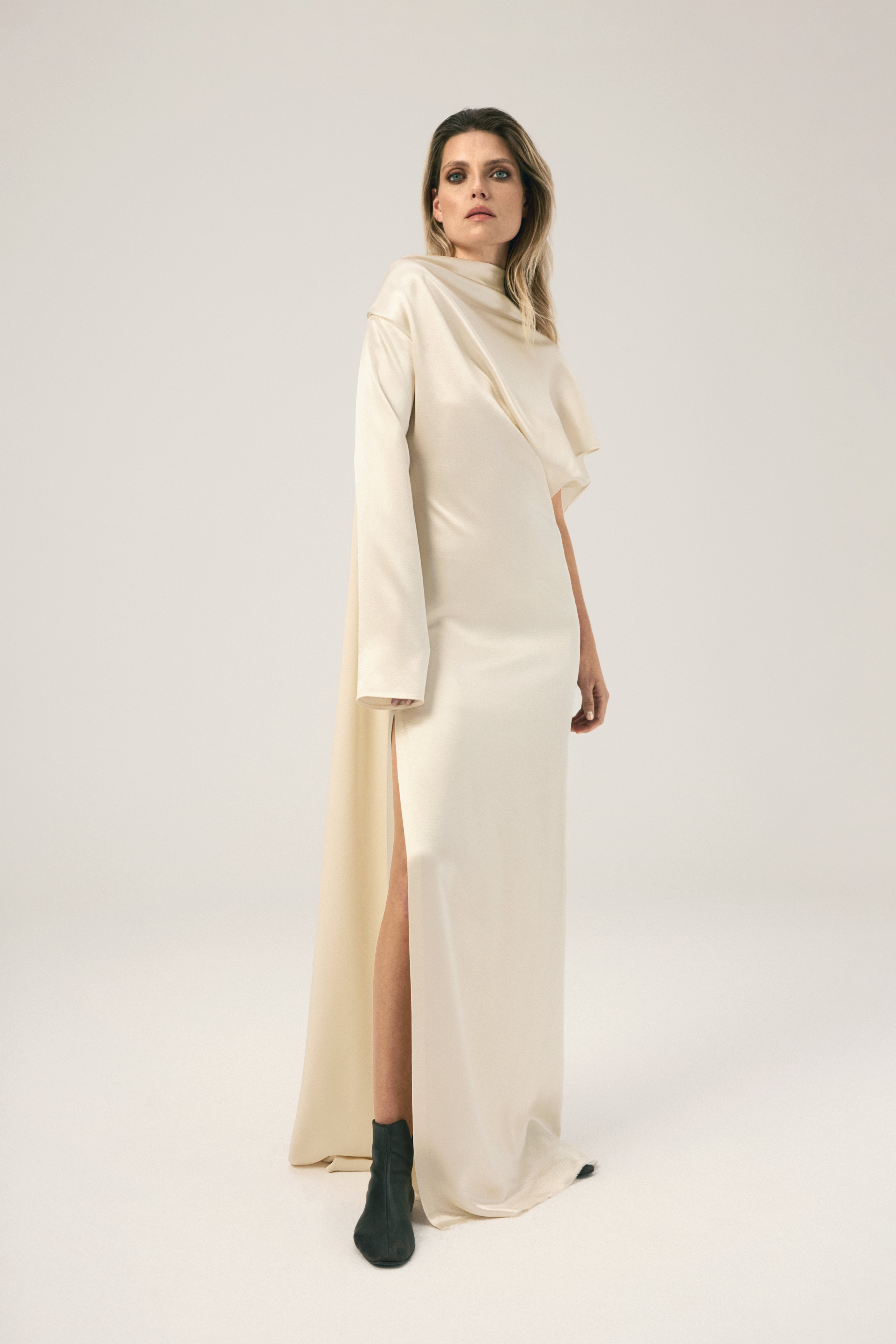 Scarlet Dress Cream