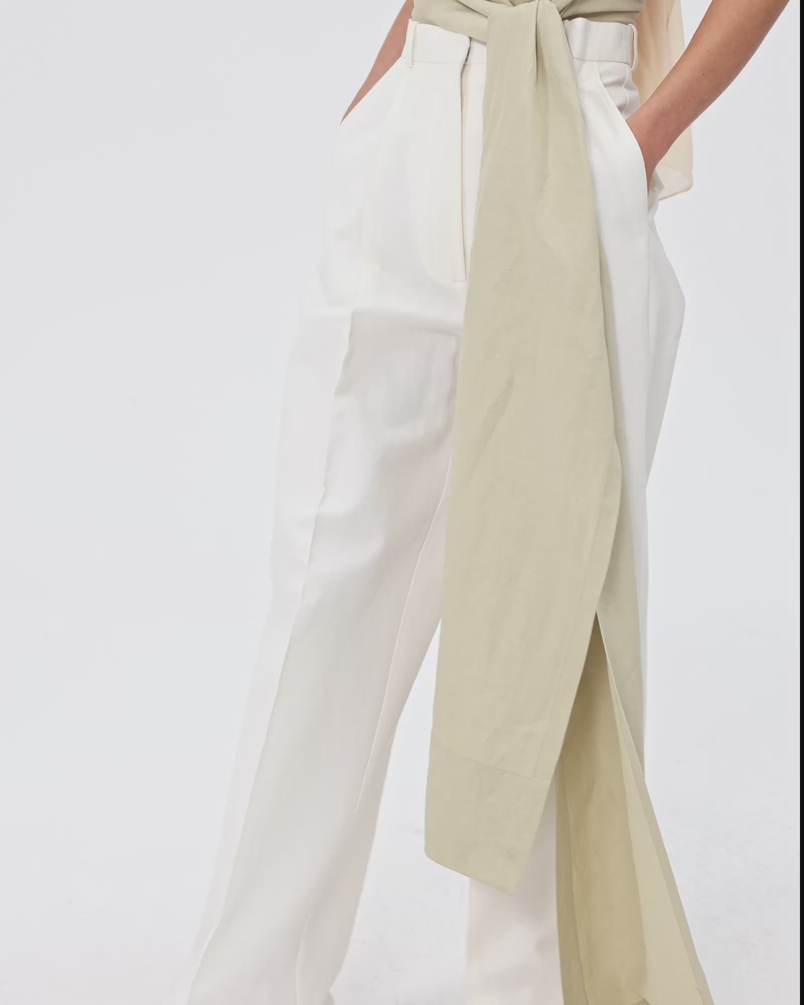 Signature Cotton Pants in White
